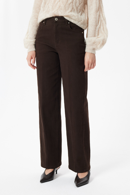 Normale Schokoladenjeans