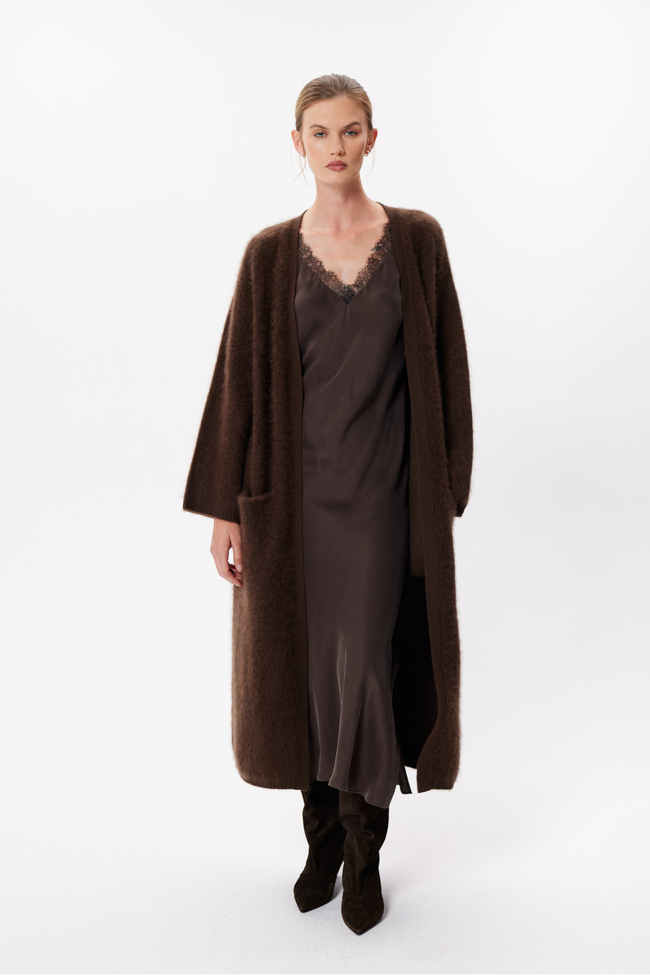 Schokoladenfarbener Cardigan aus Merinowolle und Kaschmir Schokoladenfarbener Cardigan aus Merinowolle und Kaschmir