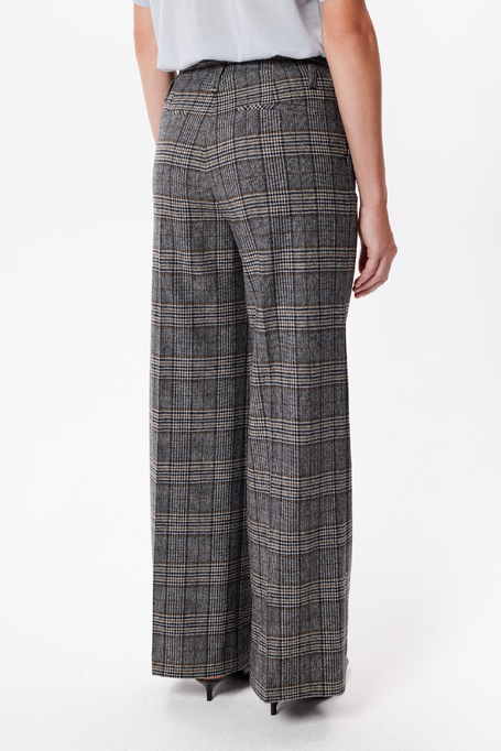 Wollhose mit grauem Karomuster