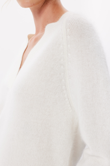 Cremefarbener Pullover mit Kaschmir