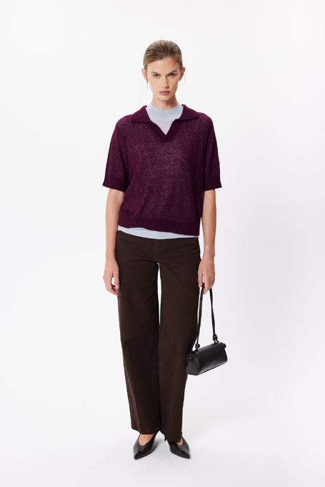 Auberginefarbener Polopullover mit Alpakawolle