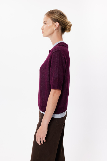 Auberginefarbener Polopullover mit Alpakawolle