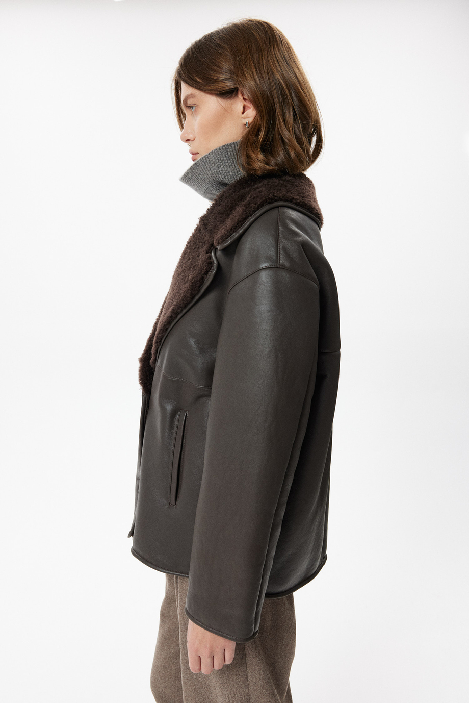 Schokoladenfarbener Lammfellmantel aus Naturleder - Patrizia Aryton Schokoladenfarbener Lammfellmantel aus Naturleder - Patrizia Aryton