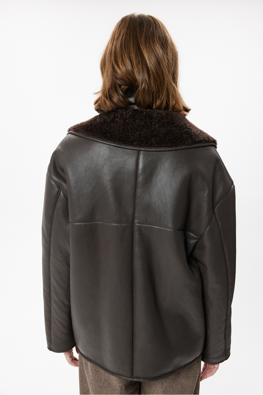 Schokoladenfarbener Lammfellmantel aus Naturleder - Patrizia Aryton Schokoladenfarbener Lammfellmantel aus Naturleder - Patrizia Aryton