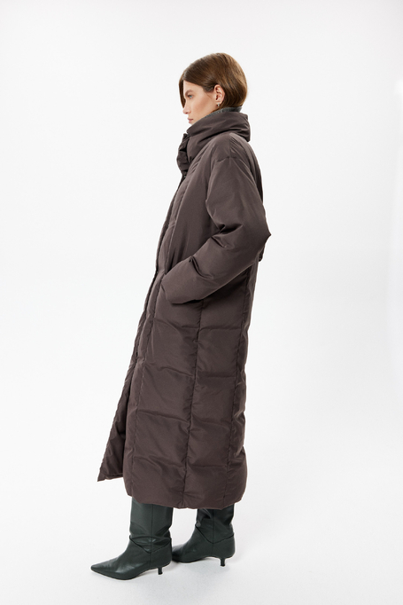 Braune Jacke mit Naturdaunen Braune Jacke mit Naturdaunen