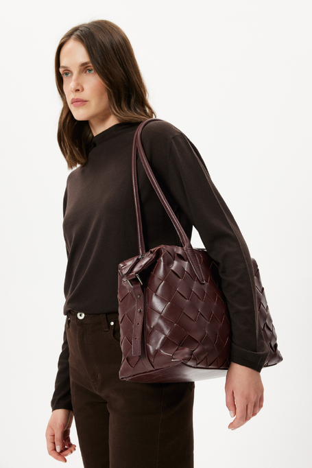 Auberginefarbene Tasche mit Reißverschluss aus geflochtenem Leder - Patrizia Aryton