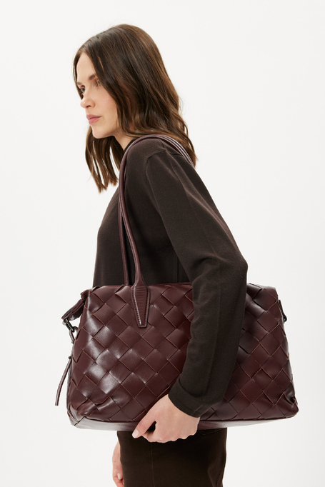 Auberginefarbene Tasche mit Reißverschluss aus geflochtenem Leder - Patrizia Aryton