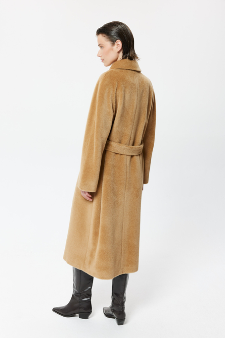 Kamelfarbener Mantel mit Gürtel aus Baby Suri Alpaka