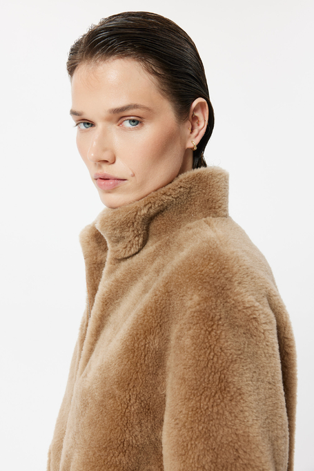 Braune Jacke aus Teddy Bear Wolle Braune Jacke aus Teddy Bear Wolle