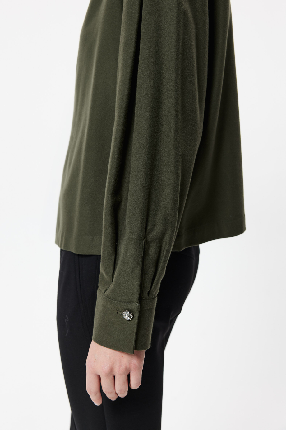 Bluse mit Stehkragen aus Baumwolle und Lyocell Bluse mit Stehkragen aus Baumwolle und Lyocell