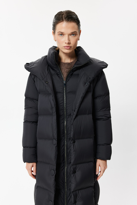 Schwarze Jacke mit Stehkragen und Naturdaunen - Patrizia Aryton