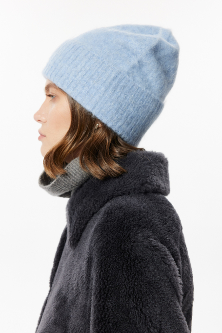 Hellblaue Wintermütze mit Alpaka