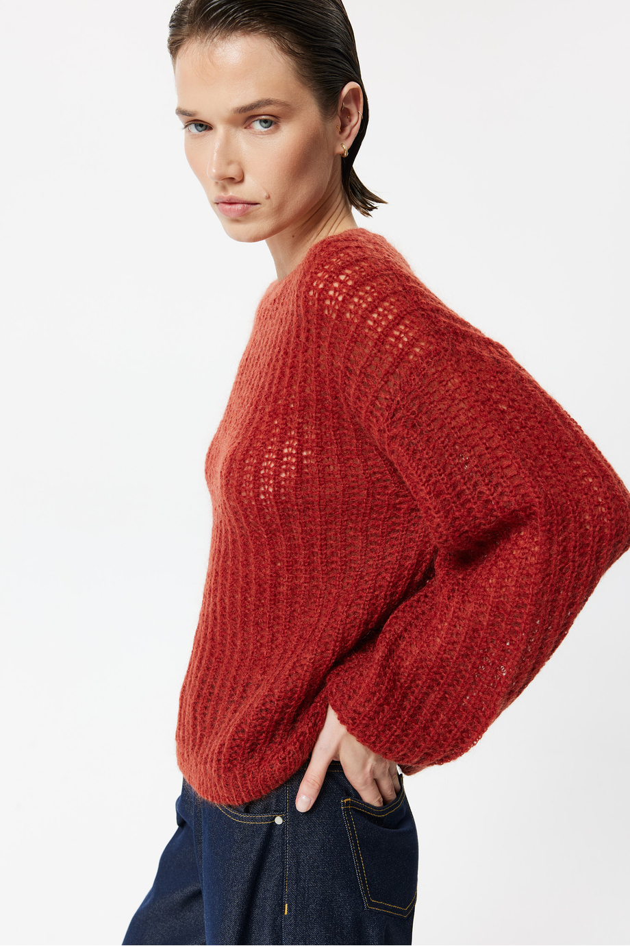 Ziegelroter gestrickter Pullover mit Mohair Ziegelroter gestrickter Pullover mit Mohair